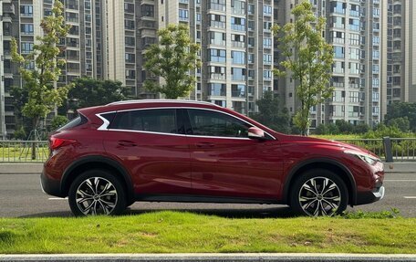 Infiniti QX30, 2019 год, 1 420 000 рублей, 6 фотография