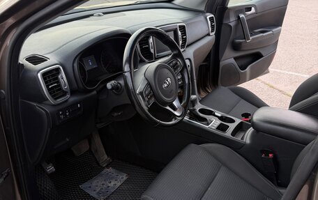 KIA Sportage IV рестайлинг, 2018 год, 2 000 000 рублей, 8 фотография