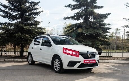 Renault Sandero II рестайлинг, 2019 год, 1 035 000 рублей, 1 фотография