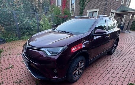 Toyota RAV4, 2016 год, 1 690 000 рублей, 4 фотография