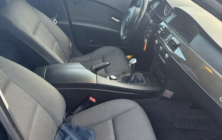 BMW 5 серия, 2004 год, 1 150 000 рублей, 24 фотография