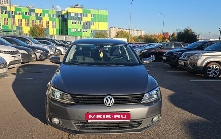 Volkswagen Jetta VI, 2013 год, 1 100 000 рублей, 2 фотография