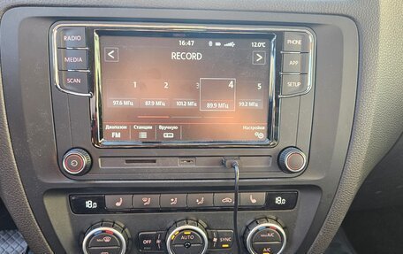 Volkswagen Jetta VI, 2013 год, 1 100 000 рублей, 12 фотография