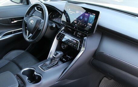 Toyota Venza, 2022 год, 3 450 000 рублей, 10 фотография