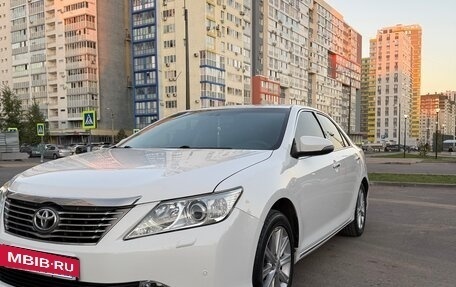 Toyota Camry, 2014 год, 1 650 000 рублей, 10 фотография