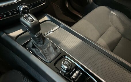 Volvo XC60 II, 2021 год, 3 230 000 рублей, 17 фотография