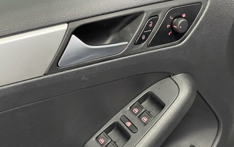 Volkswagen Jetta VI, 2012 год, 1 099 000 рублей, 16 фотография