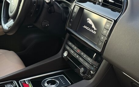 Jaguar F-Pace, 2017 год, 2 750 000 рублей, 16 фотография