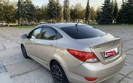 Hyundai Solaris II рестайлинг, 2014 год, 940 000 рублей, 2 фотография