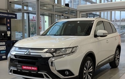 Mitsubishi Outlander III рестайлинг 3, 2019 год, 2 272 000 рублей, 1 фотография