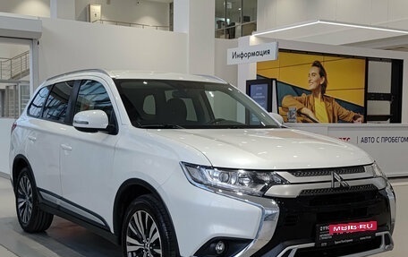 Mitsubishi Outlander III рестайлинг 3, 2019 год, 2 272 000 рублей, 3 фотография