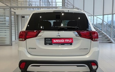 Mitsubishi Outlander III рестайлинг 3, 2019 год, 2 272 000 рублей, 7 фотография