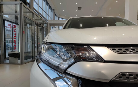 Mitsubishi Outlander III рестайлинг 3, 2019 год, 2 272 000 рублей, 21 фотография
