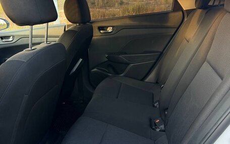 Hyundai Solaris II рестайлинг, 2022 год, 1 750 000 рублей, 13 фотография