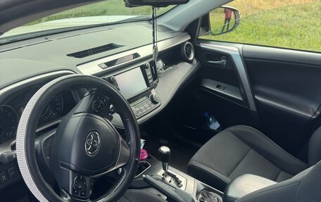 Toyota RAV4, 2017 год, 2 200 000 рублей, 6 фотография