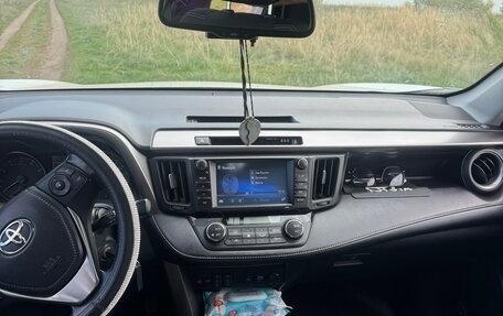 Toyota RAV4, 2017 год, 2 200 000 рублей, 5 фотография