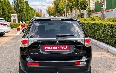 Mitsubishi Outlander III рестайлинг 3, 2013 год, 1 390 000 рублей, 6 фотография