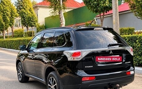 Mitsubishi Outlander III рестайлинг 3, 2013 год, 1 390 000 рублей, 4 фотография