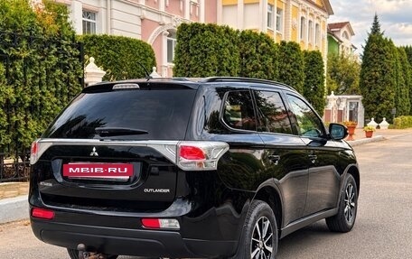 Mitsubishi Outlander III рестайлинг 3, 2013 год, 1 390 000 рублей, 5 фотография