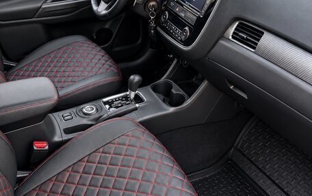 Mitsubishi Outlander III рестайлинг 3, 2013 год, 1 390 000 рублей, 11 фотография