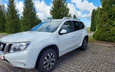 Nissan Terrano III, 2015 год, 1 000 000 рублей, 3 фотография