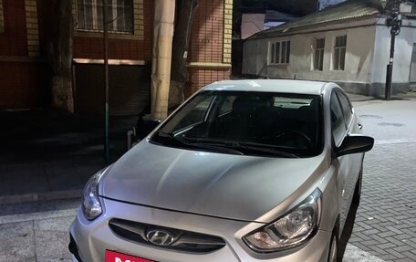 Hyundai Solaris II рестайлинг, 2014 год, 550 000 рублей, 2 фотография