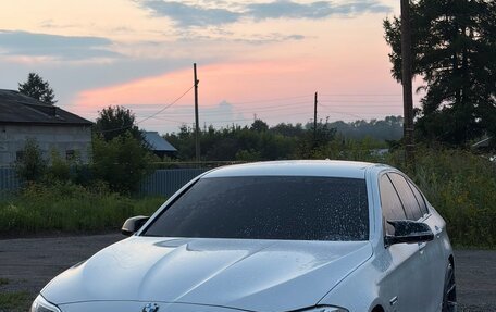 BMW 5 серия, 2014 год, 1 850 000 рублей, 4 фотография