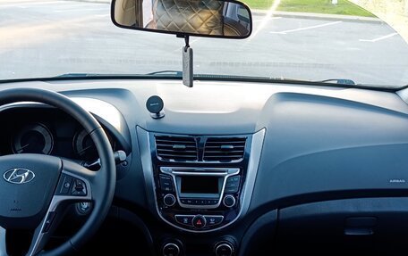 Hyundai Solaris II рестайлинг, 2016 год, 1 030 000 рублей, 9 фотография
