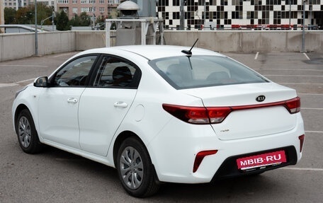 KIA Rio IV, 2017 год, 1 100 000 рублей, 3 фотография