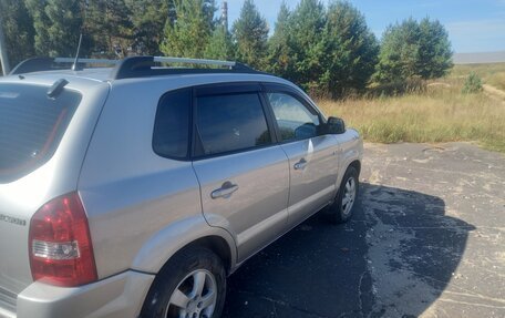 Hyundai Tucson III, 2006 год, 730 000 рублей, 3 фотография