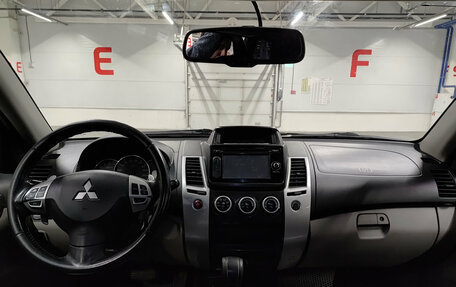 Mitsubishi Pajero Sport II рестайлинг, 2015 год, 2 000 000 рублей, 17 фотография