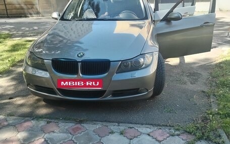 BMW 3 серия, 2007 год, 900 000 рублей, 3 фотография