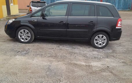 Opel Zafira B, 2013 год, 910 000 рублей, 4 фотография