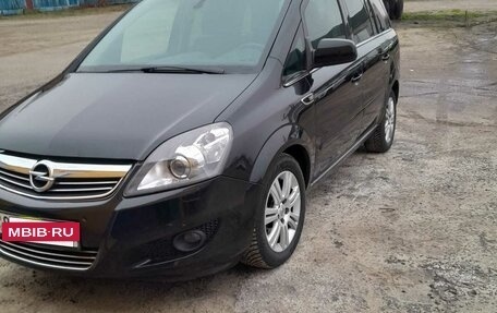 Opel Zafira B, 2013 год, 910 000 рублей, 6 фотография