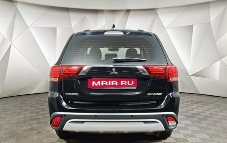 Mitsubishi Outlander III рестайлинг 3, 2019 год, 2 147 000 рублей, 8 фотография