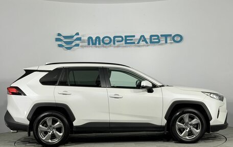 Toyota RAV4, 2021 год, 3 150 000 рублей, 4 фотография