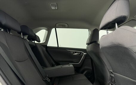 Toyota RAV4, 2021 год, 3 150 000 рублей, 17 фотография