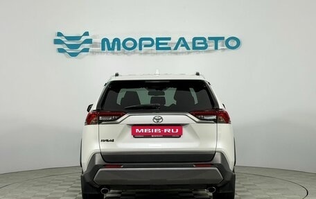 Toyota RAV4, 2021 год, 3 150 000 рублей, 6 фотография