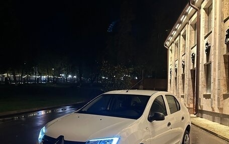 Renault Logan II, 2018 год, 399 000 рублей, 1 фотография