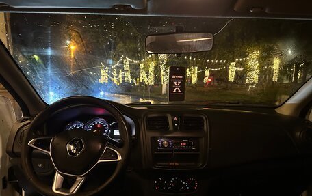 Renault Logan II, 2018 год, 399 000 рублей, 7 фотография