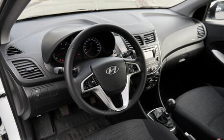 Hyundai Solaris II рестайлинг, 2015 год, 928 000 рублей, 5 фотография