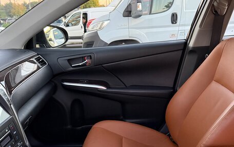 Toyota Camry, 2017 год, 2 750 000 рублей, 10 фотография