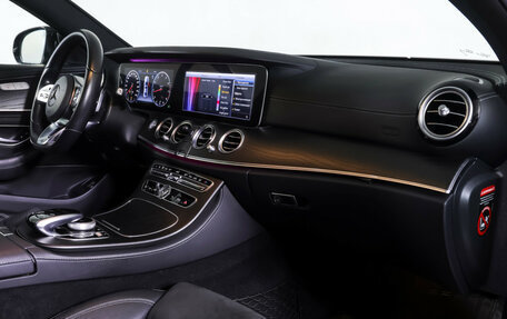 Mercedes-Benz E-Класс, 2020 год, 3 990 000 рублей, 10 фотография