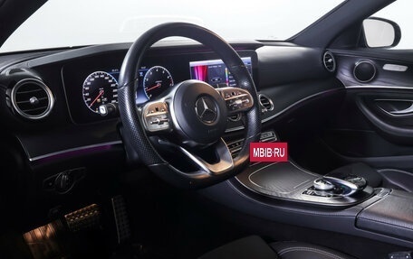 Mercedes-Benz E-Класс, 2020 год, 3 990 000 рублей, 14 фотография