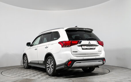 Mitsubishi Outlander III рестайлинг 3, 2019 год, 2 310 000 рублей, 7 фотография