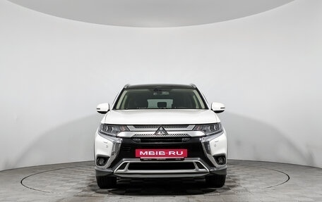 Mitsubishi Outlander III рестайлинг 3, 2019 год, 2 310 000 рублей, 2 фотография