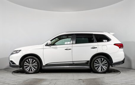 Mitsubishi Outlander III рестайлинг 3, 2019 год, 2 310 000 рублей, 8 фотография