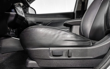 Mitsubishi Outlander III рестайлинг 3, 2019 год, 2 310 000 рублей, 12 фотография