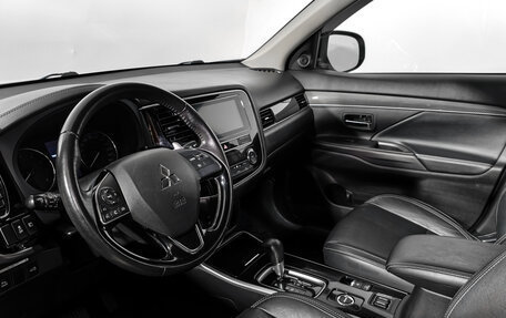 Mitsubishi Outlander III рестайлинг 3, 2019 год, 2 310 000 рублей, 9 фотография