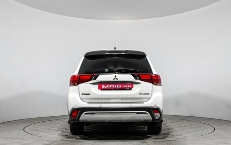 Mitsubishi Outlander III рестайлинг 3, 2019 год, 2 310 000 рублей, 6 фотография